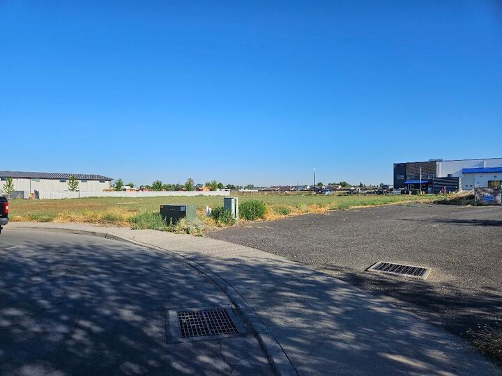 Property Photo: 757 NE Jackpine Court OR 97756
