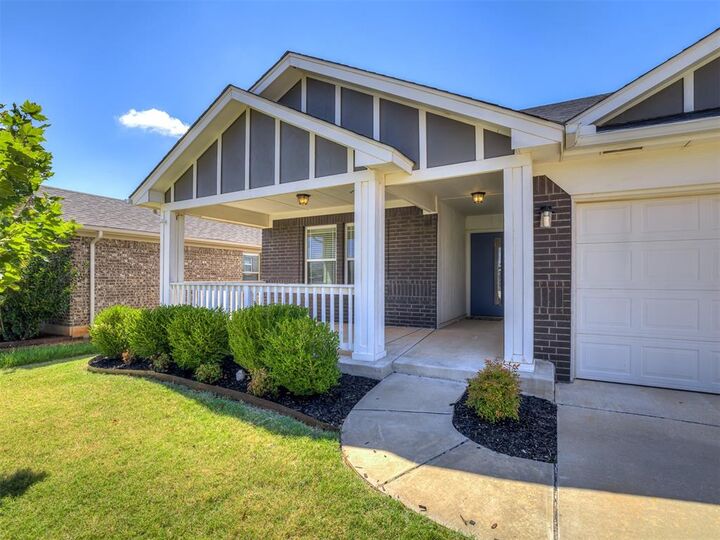 Property Photo: 918 Butterfly Way OK 73069