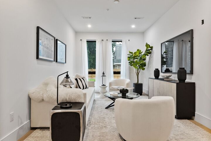 Property Photo:  1114 Beacon St. 103  MA 02461 