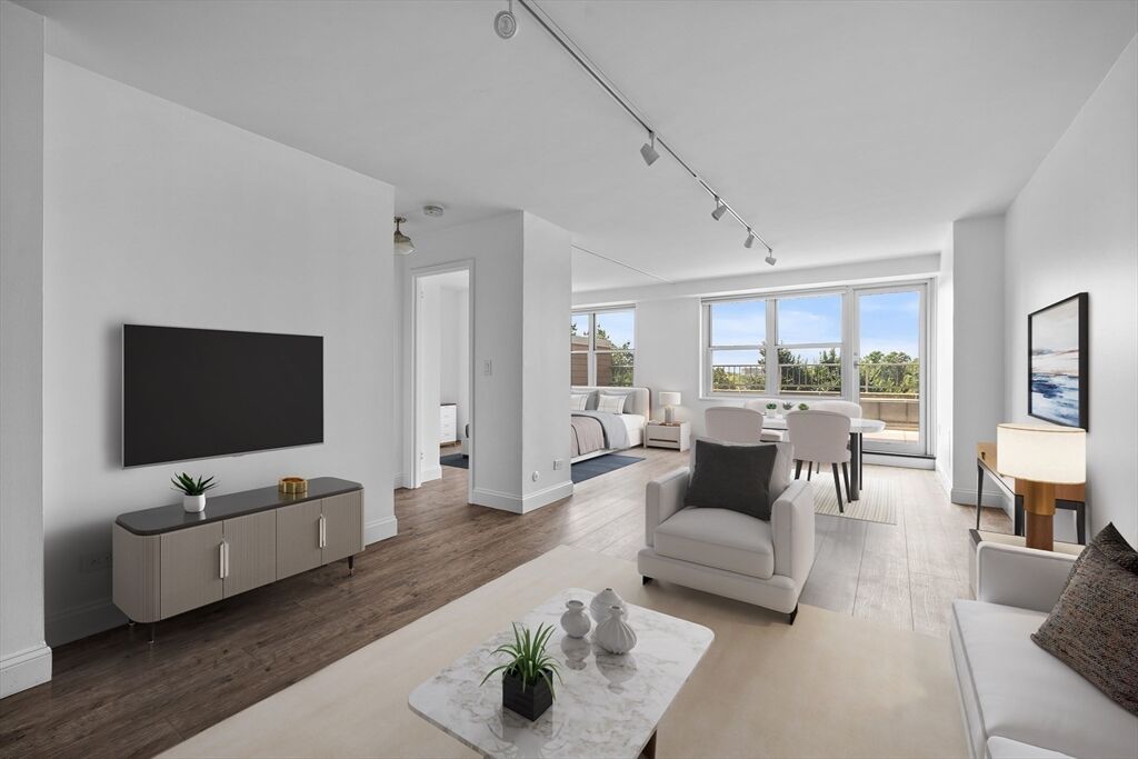 Property Photo:  151 Tremont St 6H  MA 02111 