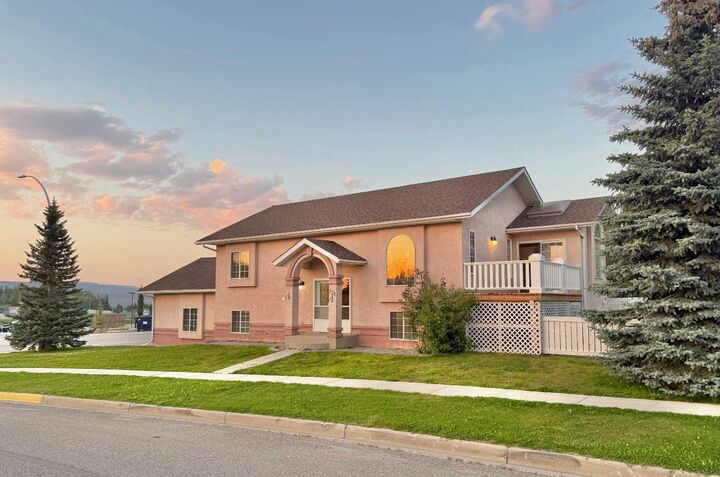 131 Tocher Avenue  Hinton AB T7V 1H3 photo