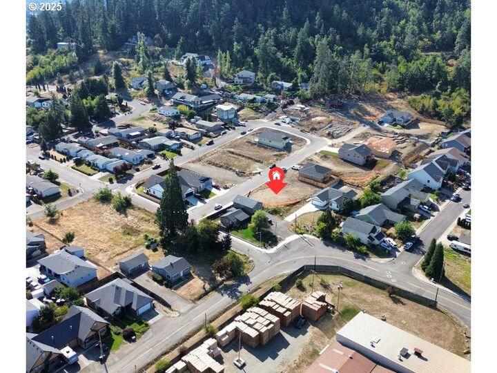 Property Photo: 645 Boulder Loop OR 97426