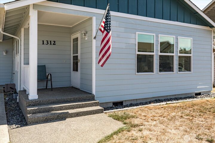 Property Photo: 1312 NW Kathleen Drive WA 98277