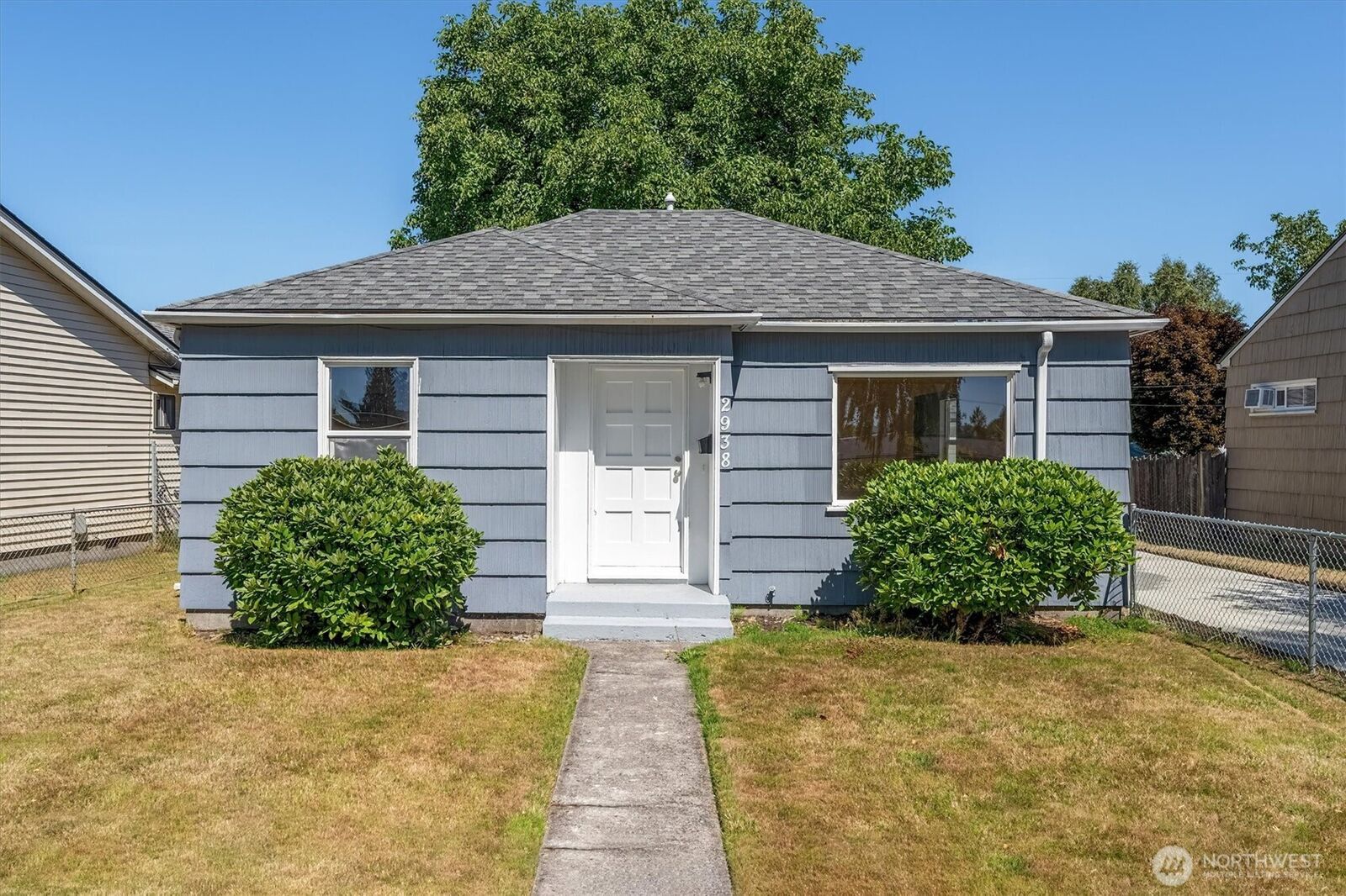 Property Photo: 2938 Washington Way WA 98632