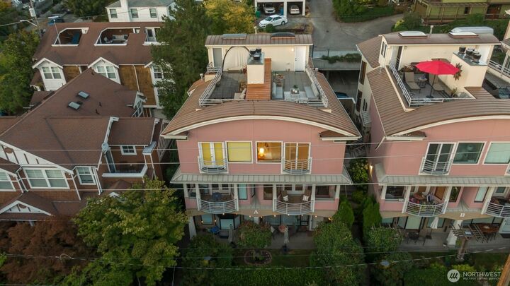 Property Photo: 7700 E Green Lake Drive N A7 WA 98103