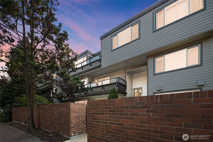 6055  35th Avenue SW 308  Seattle WA 98126 photo