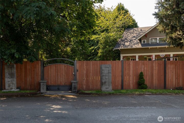 Property Photo: 1011 Caveness Drive WA 98531