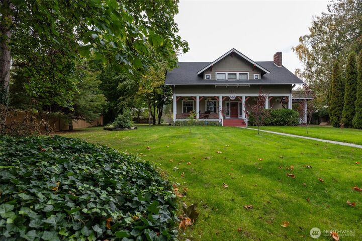 Property Photo: 1011 Caveness Drive WA 98531