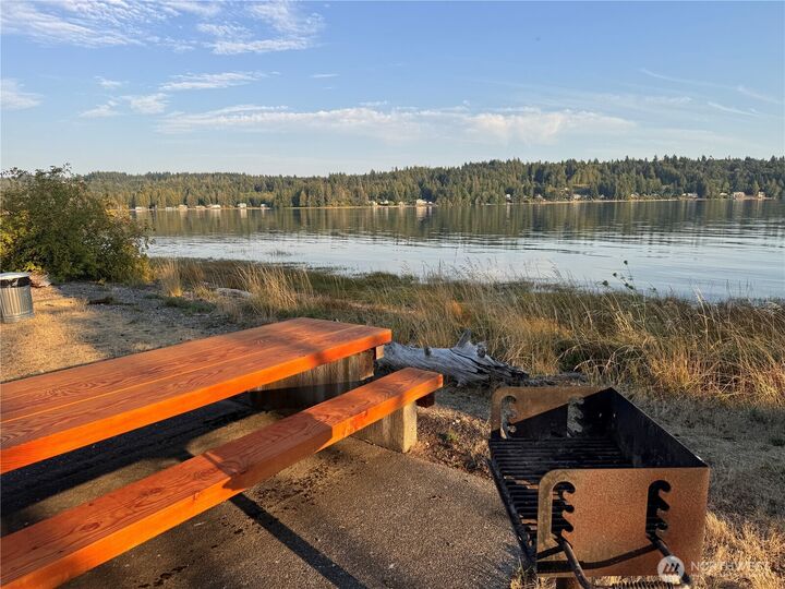 Property Photo: 61 NE Wanda Court WA 98528
