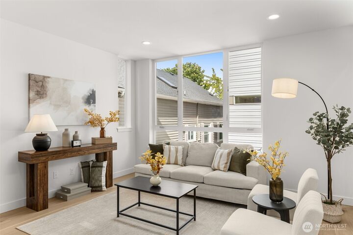 Property Photo: 1627 B 21st Avenue WA 98122