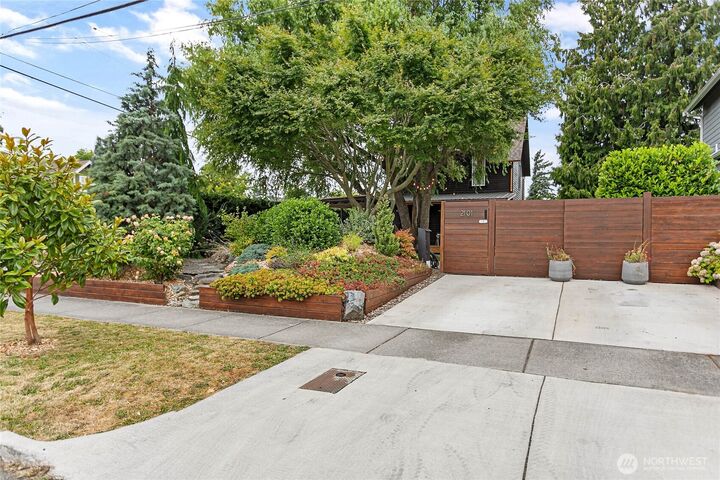Property Photo: 2101 H Street WA 98225