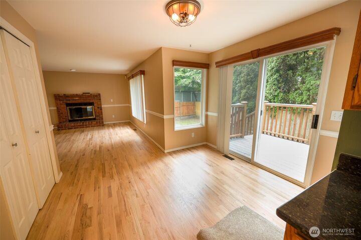 Property Photo: 11857 SE 321st Place WA 98092