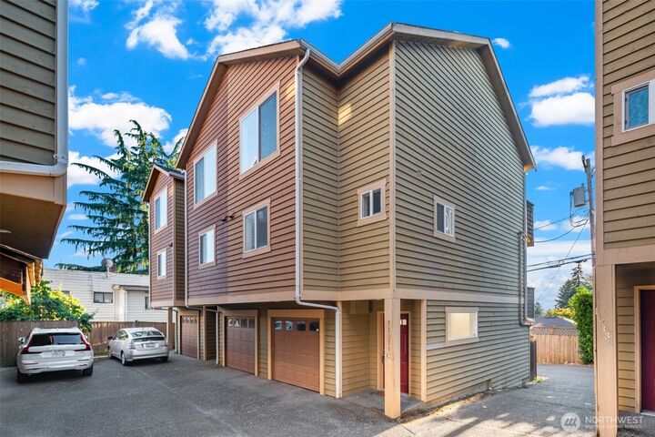 11211  Greenwood Avenue N C  Seattle WA 98133 photo