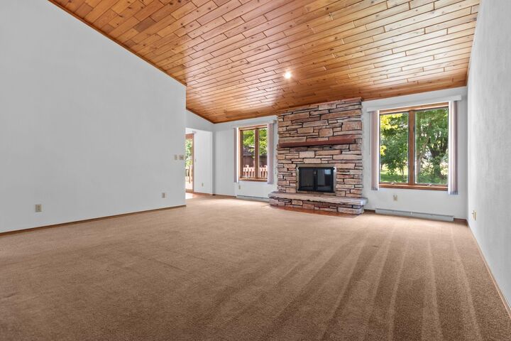 Property Photo: 9 Greves Court WI 54914