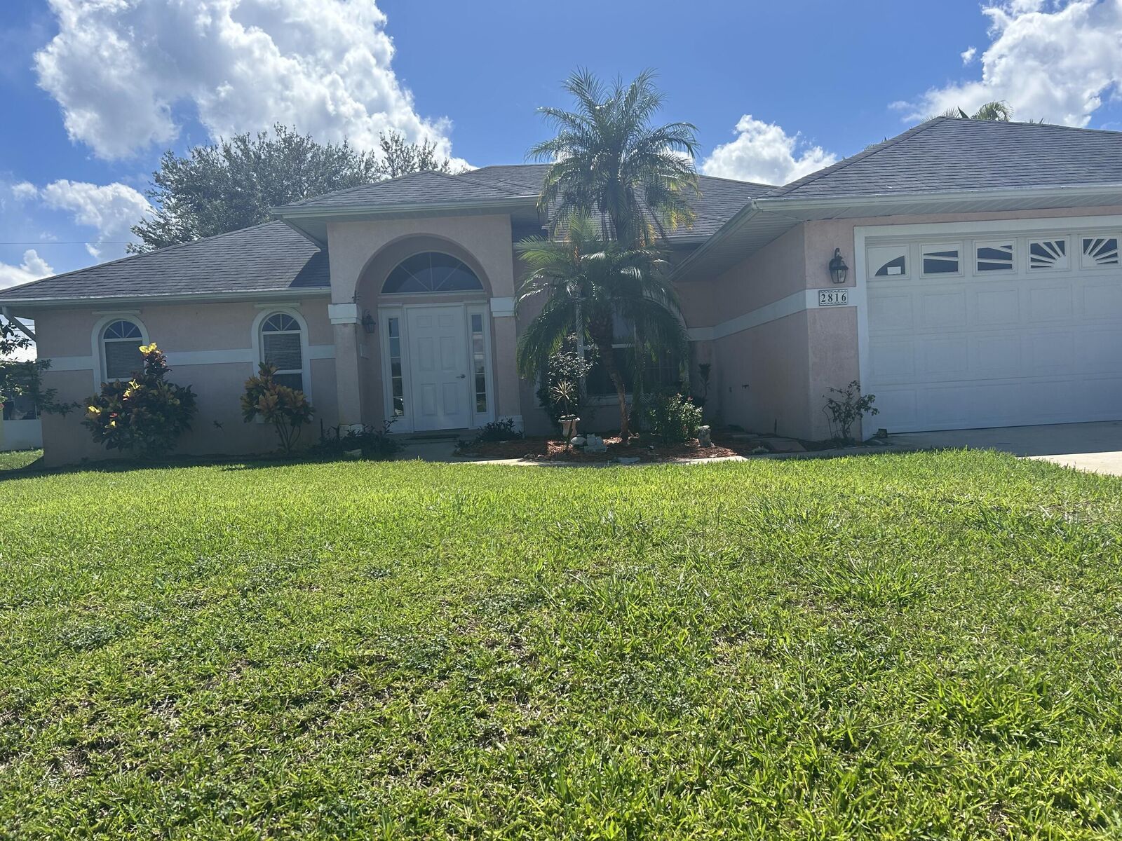 Property Photo: 2816 SE Tate Avenue FL 34984