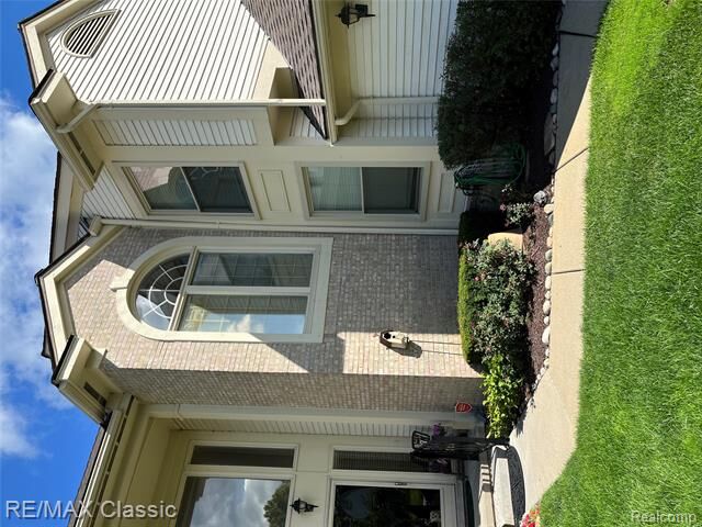 6094 Simsbury Ct Simsbury Ct 5  West Bloomfield Twp MI 48322 photo
