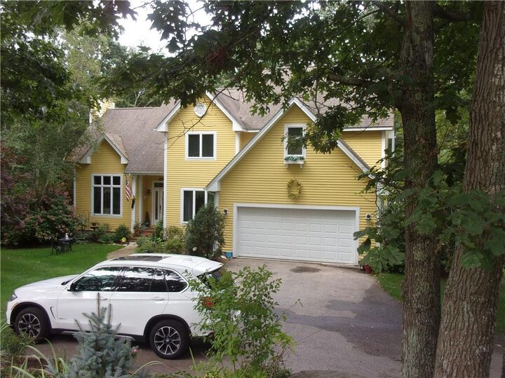 Property Photo: 5 Woodmansee Court RI 02892
