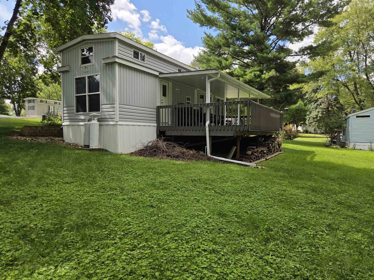 Property Photo:  423 Skyline Drive  WI 53534 