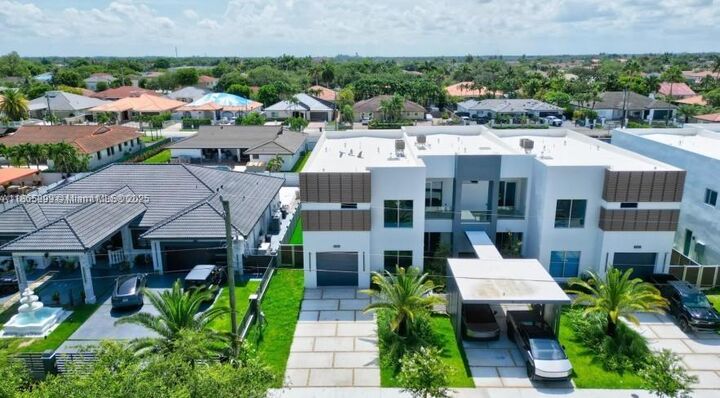 Property Photo: 3909 SW 138th Ave FL 33175