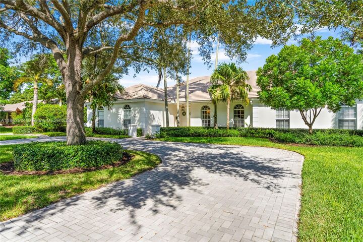 Property Photo: 16121 SW 83rd Ave FL 33157
