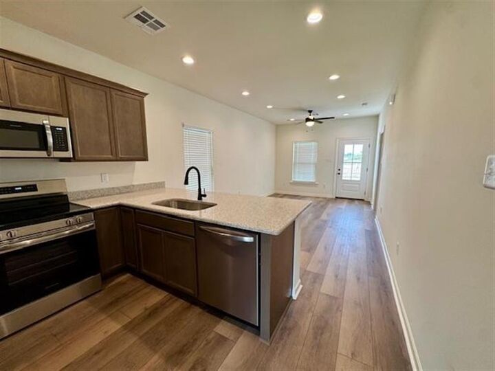 Property Photo: 3147 E Blue Heron Drive E LA 70615
