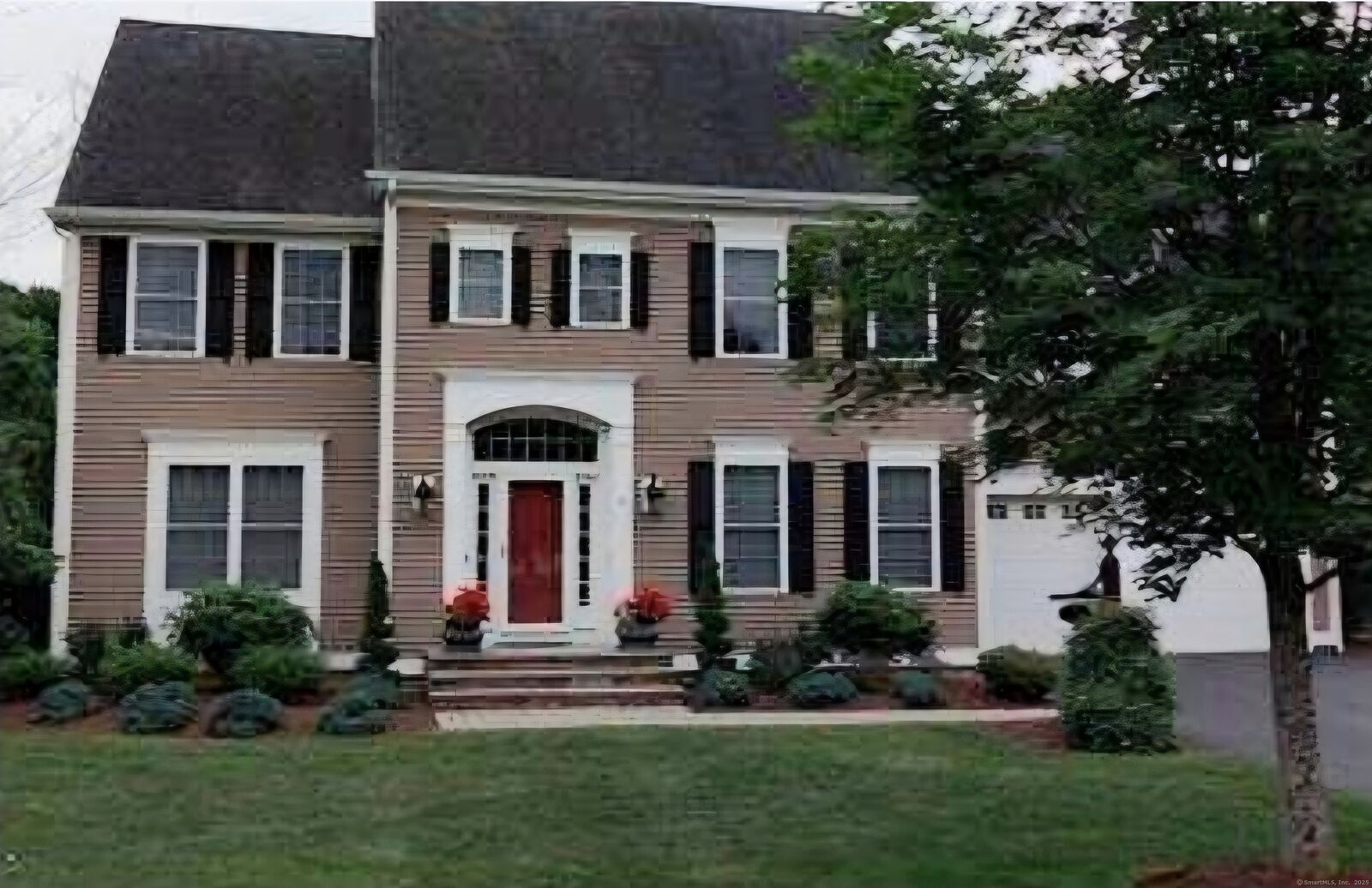Property Photo: 4 Ingelside Drive CT 06032