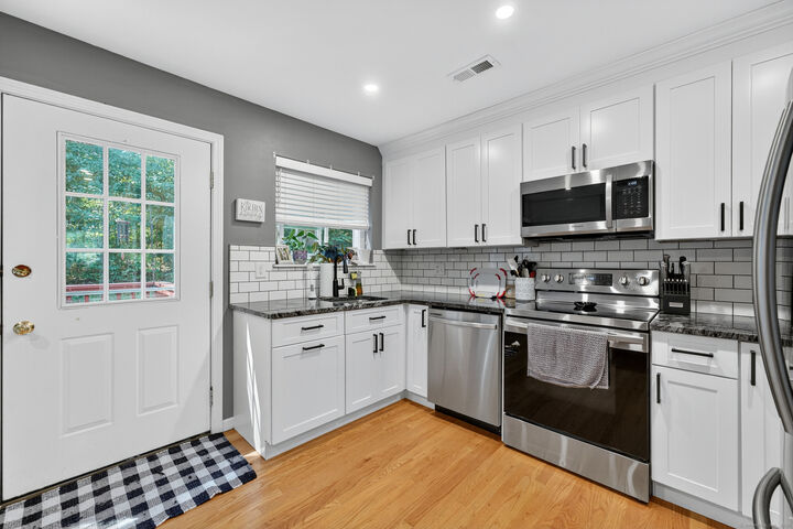Property Photo:  310 Boston Post Road 86  CT 06385 