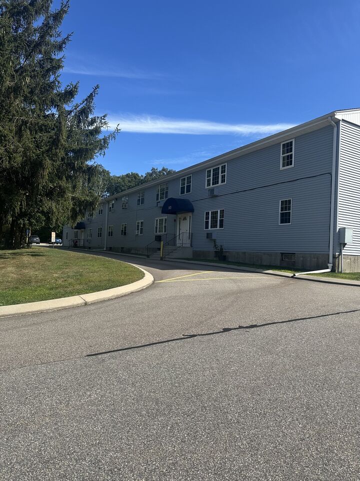 Property Photo: 103 Horse Pond Road Apt D CT 06420
