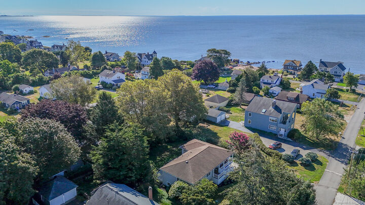 Property Photo:  15 Highland Terrace  CT 06443 