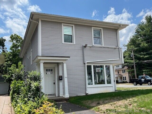 1946 Chapel Street 2nd Floor  New Haven CT 06515 photo