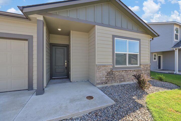 Property Photo: 8611 W Silver St WA 99004