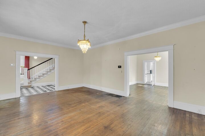 Property Photo:  169 Mills Avenue  SC 29302 