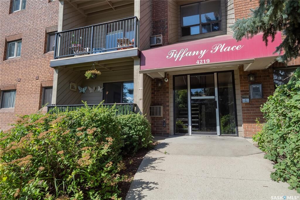 Property Photo: 4219 Degeer Street 8 SK S7H 4N6