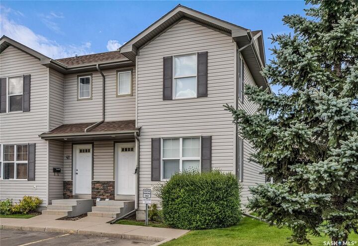 Property Photo: 135 Pawlychenko Lane 40 SK S7V 1K2