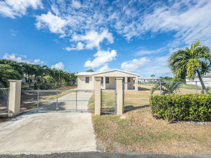 Property Photo: 122 Humbug Qu VI 00820