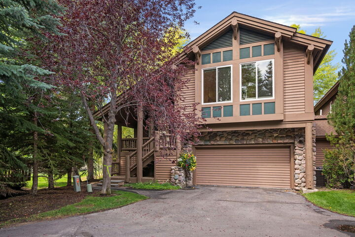 Property Photo: 4627 Arrowwood Condo Dr ID 83353