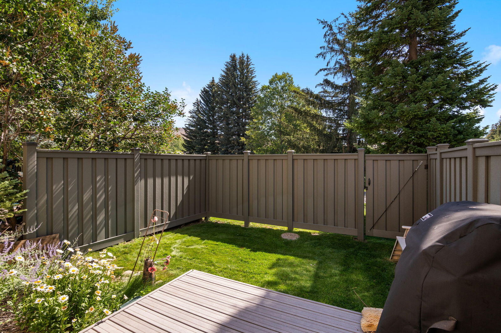 Property Photo:  280 S 3rd Ave 24  ID 83340 