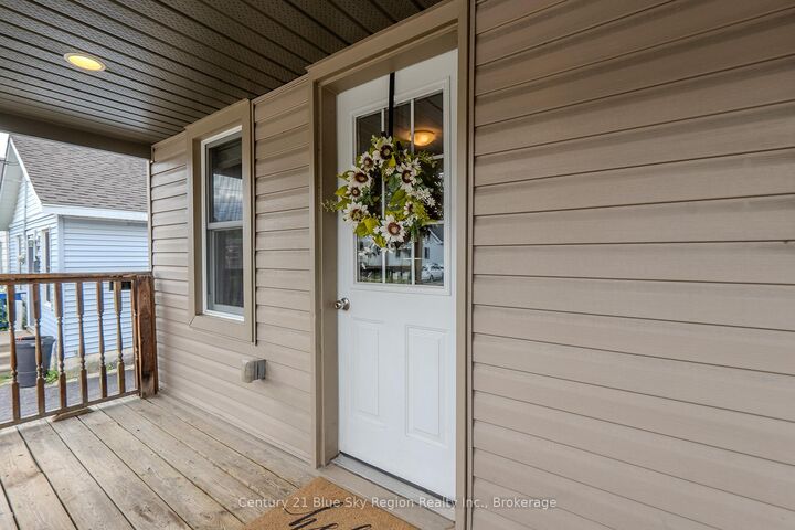Property Photo: 459 King Street W ON P1B 6A1