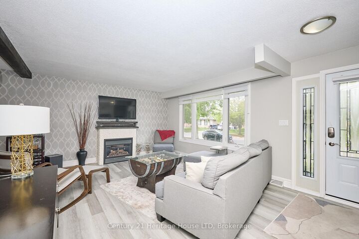 Property Photo: 48 Loyalist Drive ON L3C 2Y1