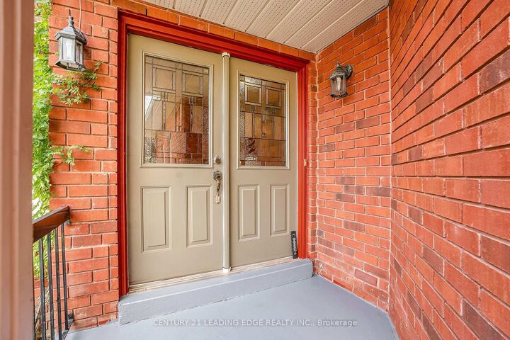 Property Photo:  21 Brushwood Crescent  ON L4N 7G6 
