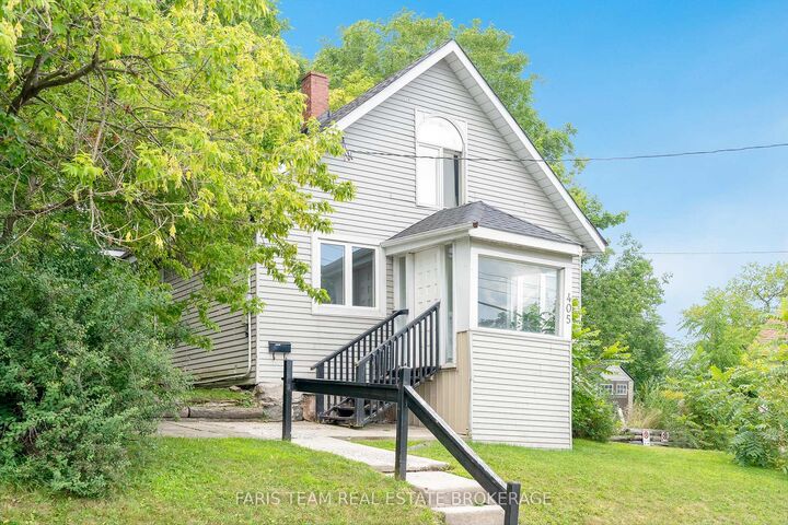 Property Photo: 405 Bay Street ON L4R 1K7