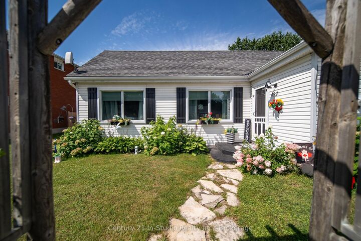 Property Photo:  492 Bruce Street  ON N0H 1P0 