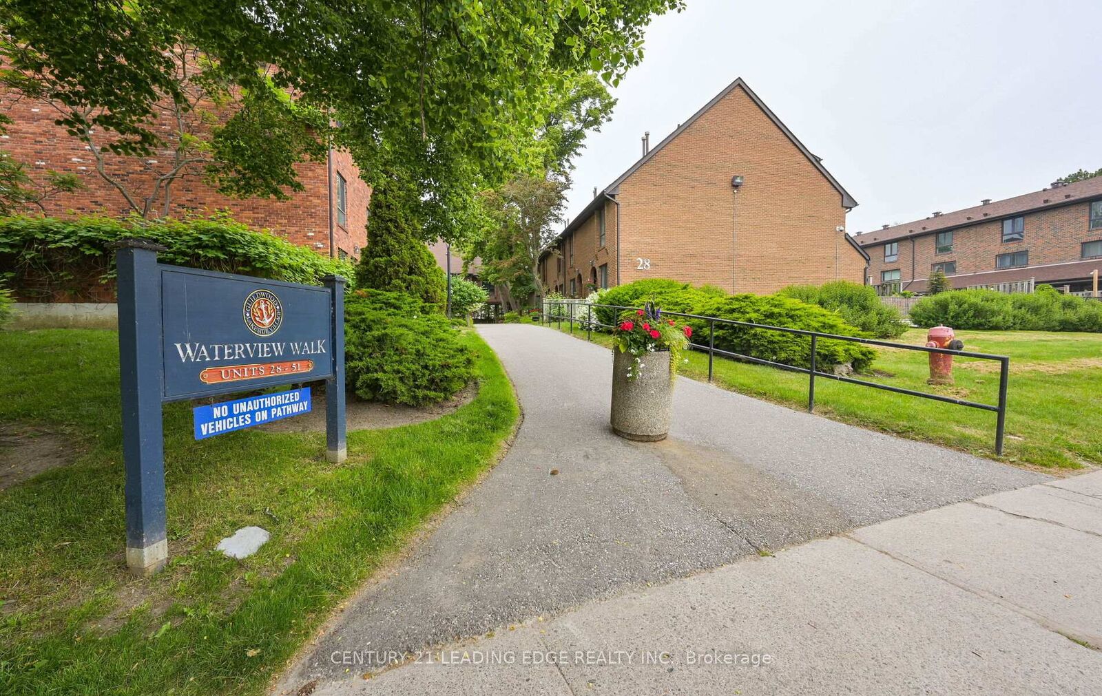 Photo de la propriété: 28 Livingston Road 70 ON M1E 4S5