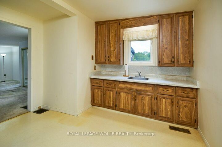 Property Photo:  109 Front Street  ON N0B 2E0 