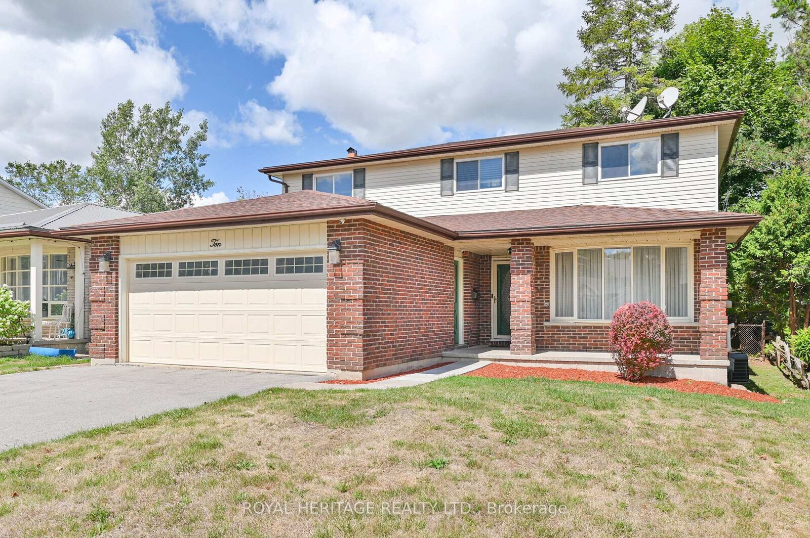 Property Photo:  10 Briarwood Crescent  ON K8N 5J7 