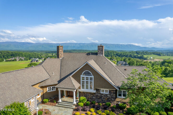 Property Photo: 19 Summerhill Lane TN 37745