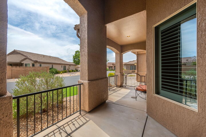 Property Photo: 1644 W Wonderstone Dr UT 84790