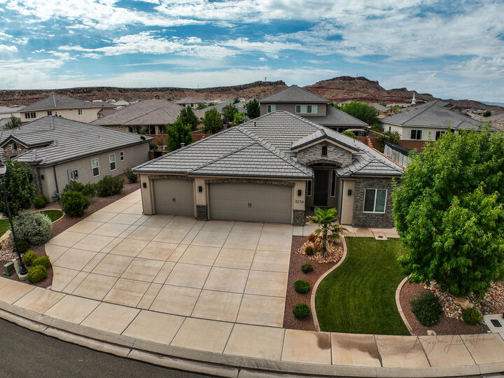 Property Photo: 3254 E 3140 S UT 84790