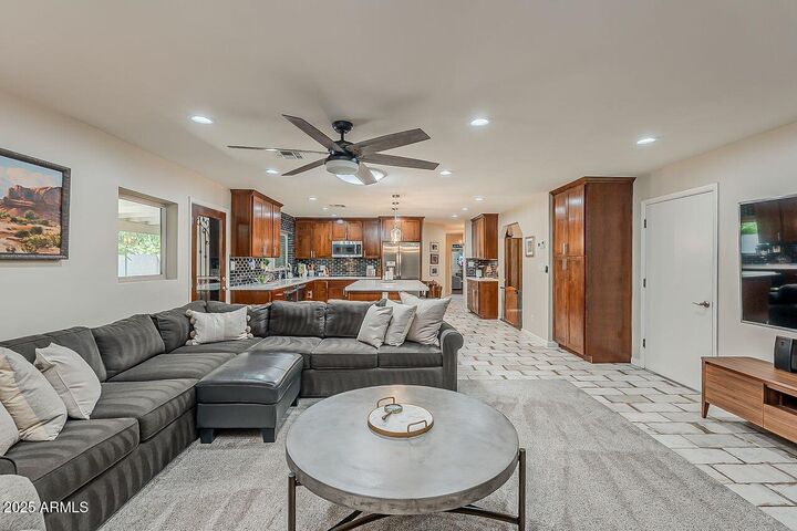 Property Photo: 12810 N 17th Avenue AZ 85029