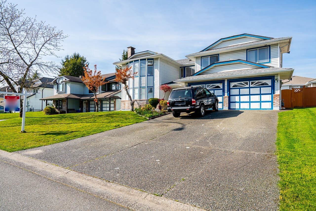 Property Photo: 14317 89A Avenue BC V3V 7T1